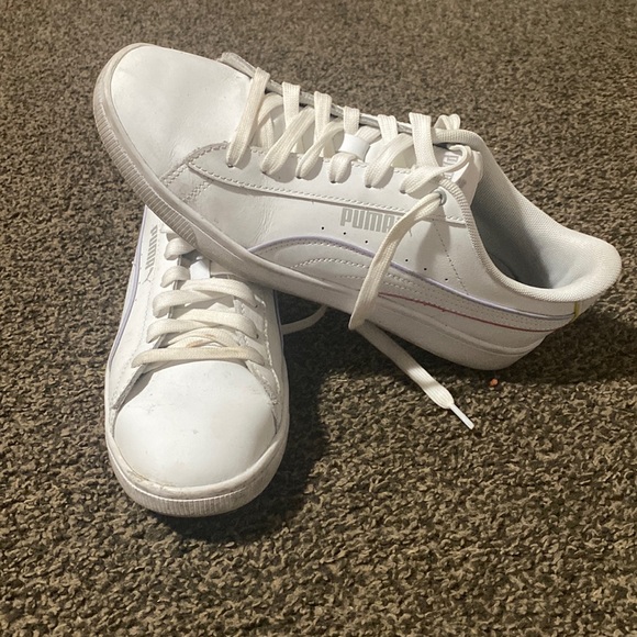 Shoes - Picture 1 of 3